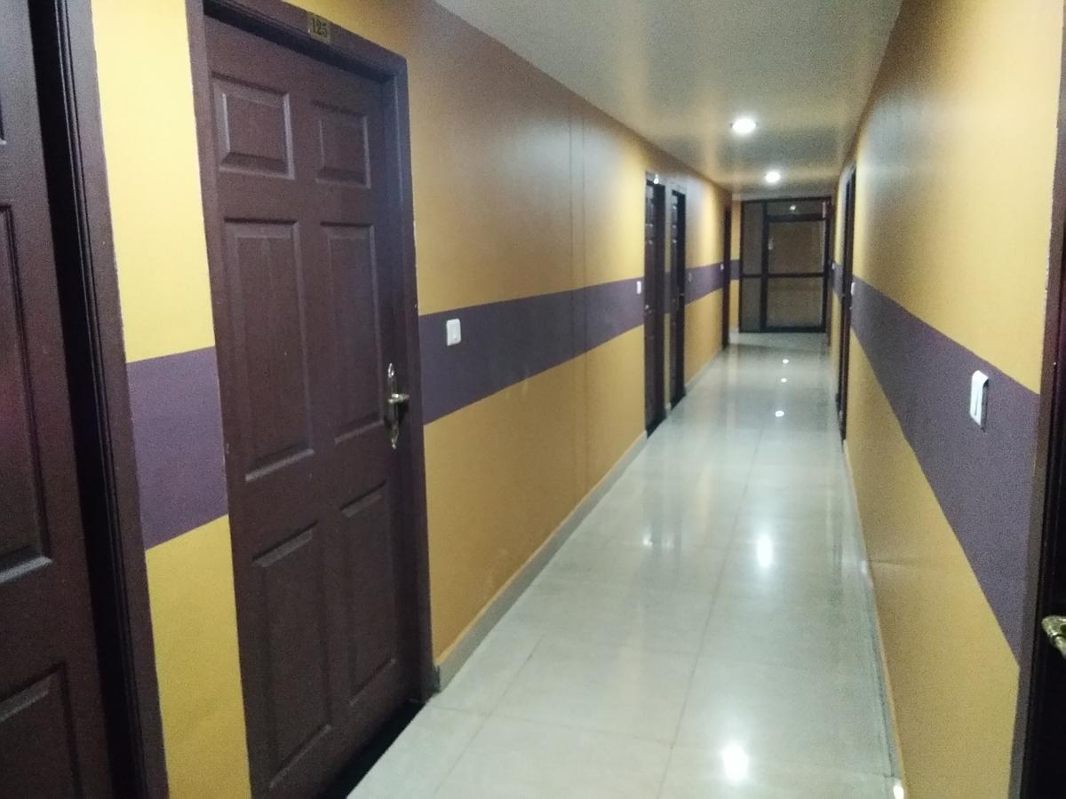 A.R.Residency Hotel Kunnamangalam Exterior photo